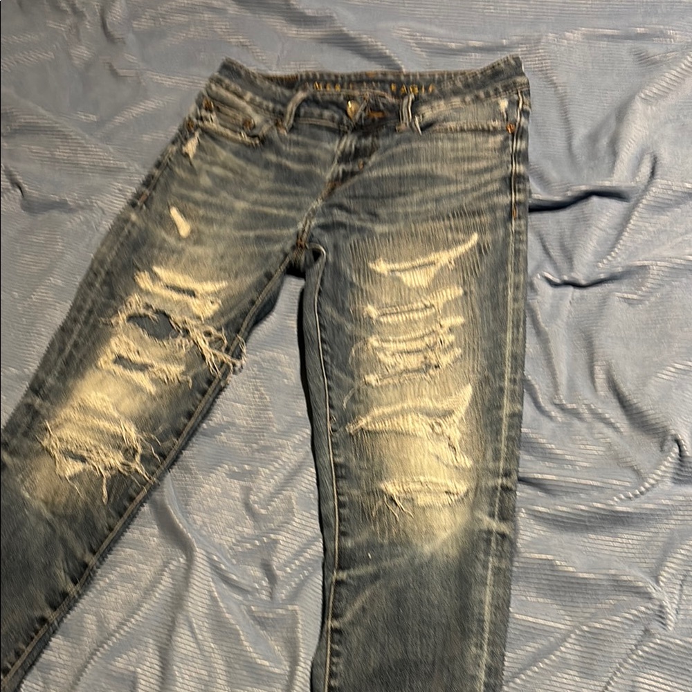 American Eagle Closed-Ripped Blue Denim Jeans
